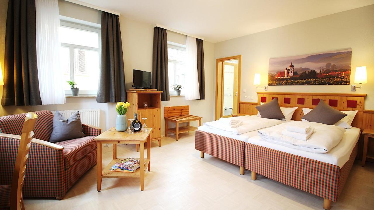 Aparthotel Alte Schmiede Dettelbach Esterno foto