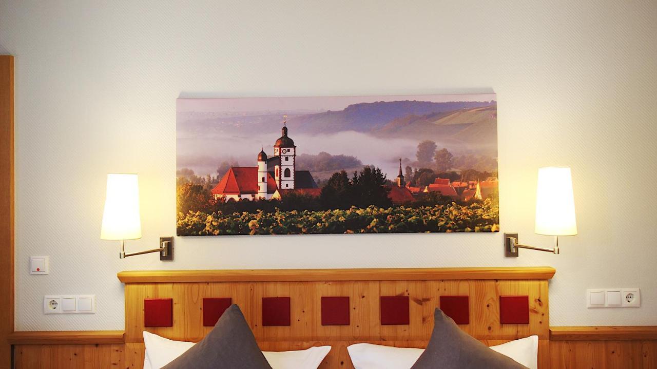 Aparthotel Alte Schmiede Dettelbach Esterno foto