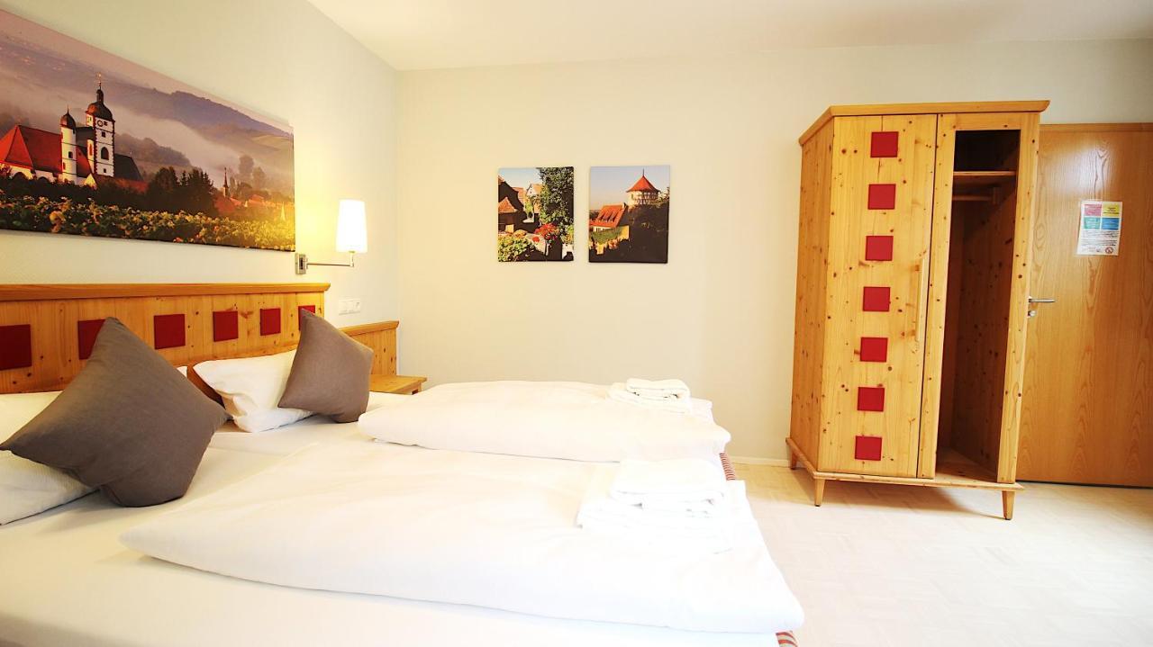 Aparthotel Alte Schmiede Dettelbach Esterno foto