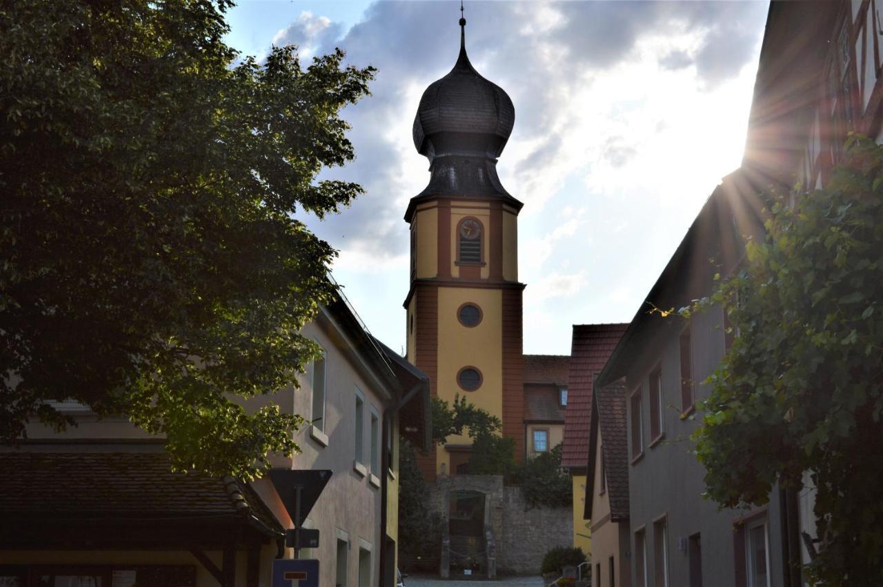 Aparthotel Alte Schmiede Dettelbach Esterno foto